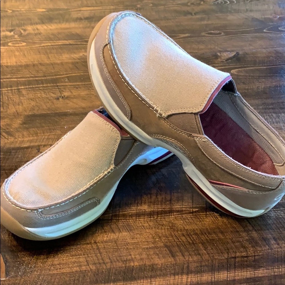 NEW!  Men’s Cabela’s loafers NWOT / Cabela’s slip on loafers